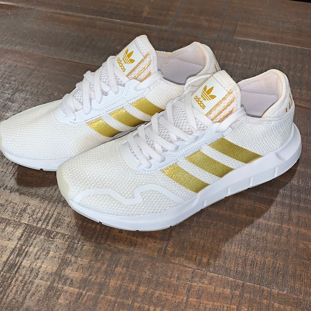 Adidas Swift Run